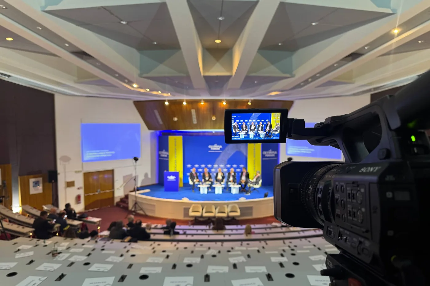 Κάμερα broadcast σε σταθερή θέση στον εξώστη