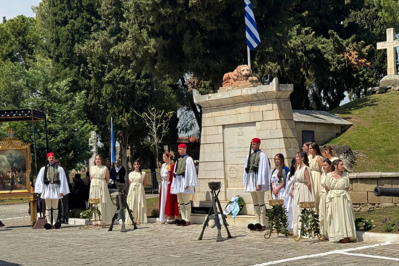 Θεσμική τελετή σε εξωτερικό χώρο
